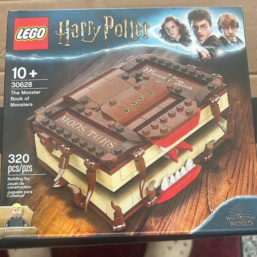 COPY - Lego Harry Potter 30628 the monster book of monsters brand new 320 pieces